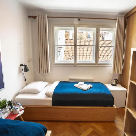 Old Town Square Suites Hotel apartamentowy