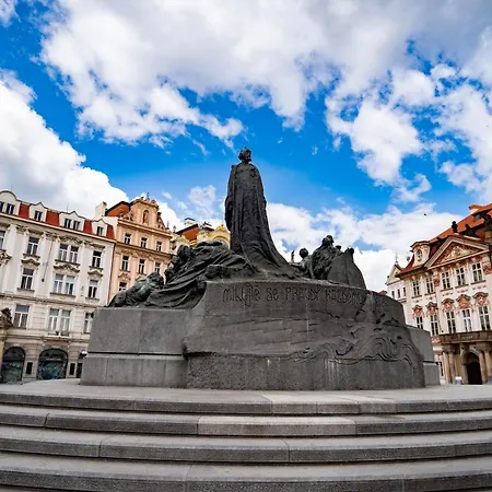 Hotel apartamentowy Old Town Square Suites