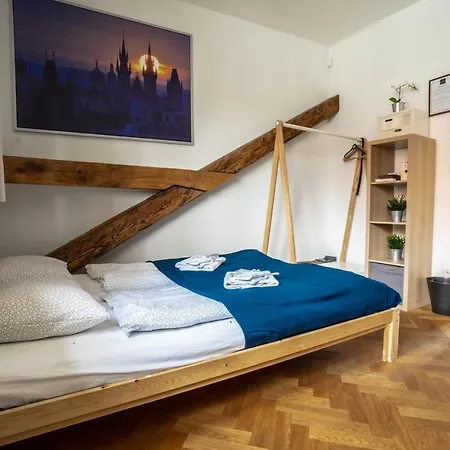 Old Town Square Suites Aparthotel 2*